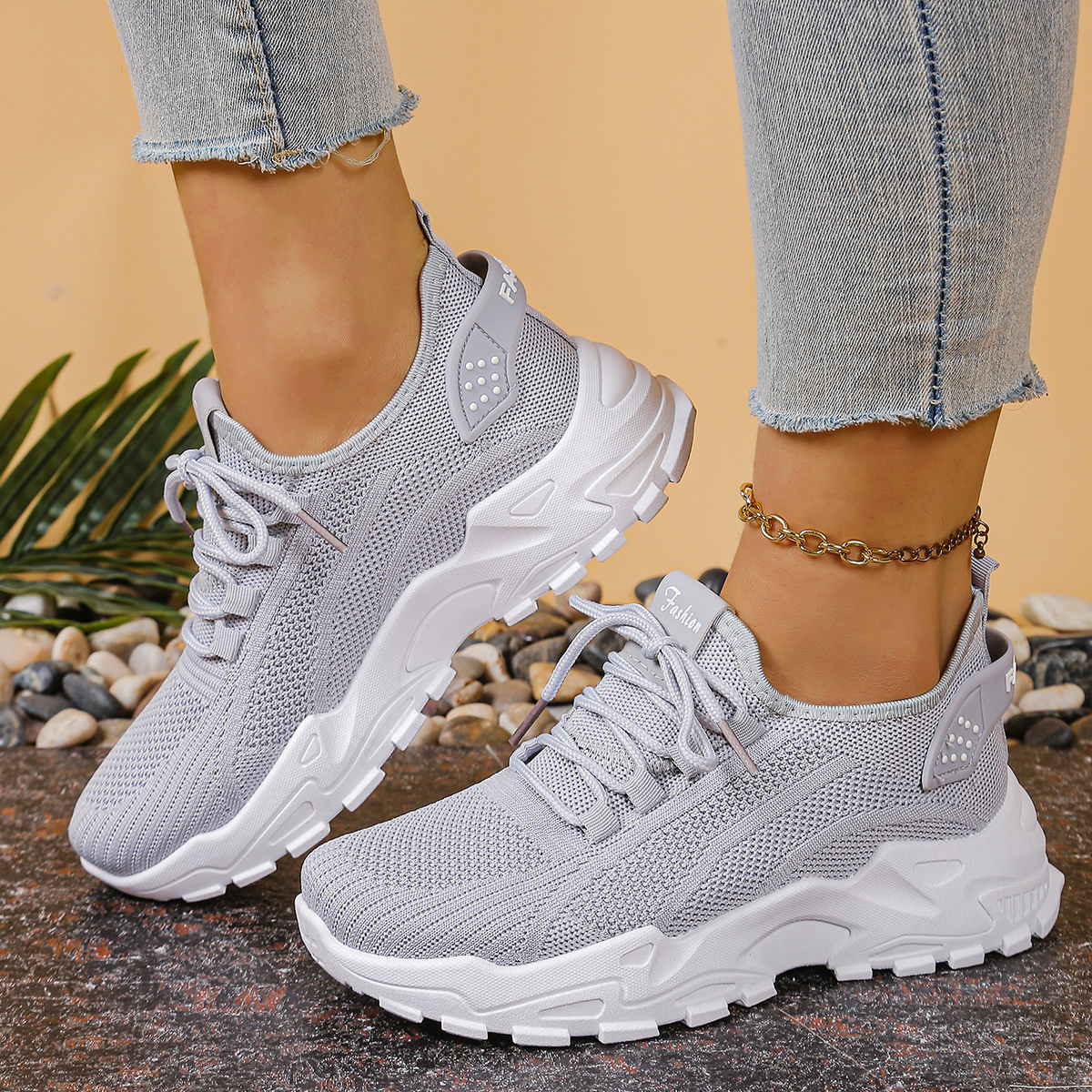 Women's sports shoes 2026，Brea – обзор и цена Sewing Cloth